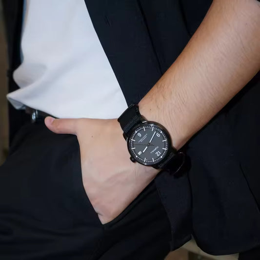 Casual Men’s Quartz Wrist Watch 42mm Sapphire Crystal